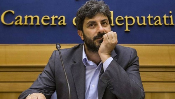 Tv, Fico chiede a Renzi maggiore ricorso a spot su reti pubbliche