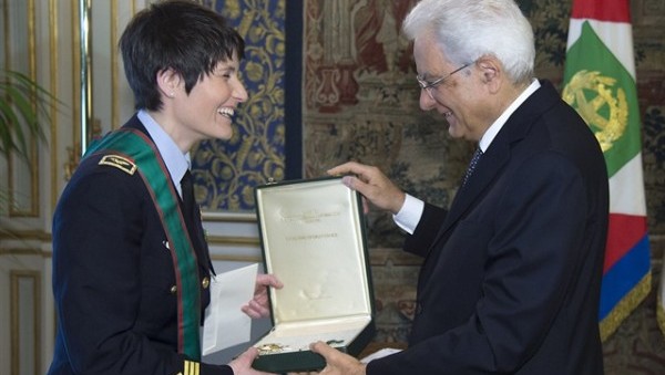 AstroSamantha è Cavaliere di Gran Croce. La nomina in mattinata al Quirinale e poi il pranzo con Renzi