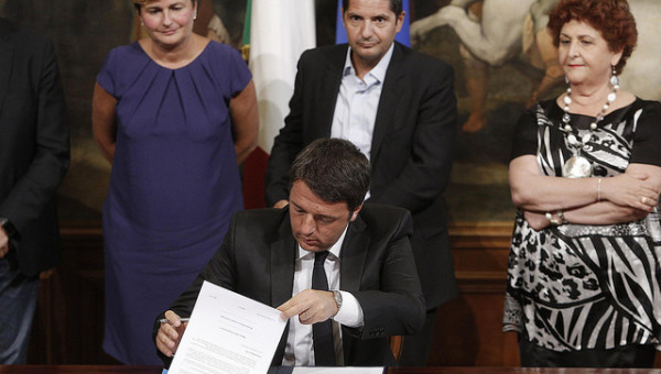 Whirlpool, firma accordo a palazzo Chigi, Renzi: "Missione compiuta". Cdm lampo nomina Laura Lega prefetto di Treviso