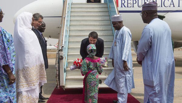 Africa, parte dalla Nigeria funestata da Boko Haram il viaggio istituzionale del premier Renzi: "Terroristi sanno che li distruggeremo"